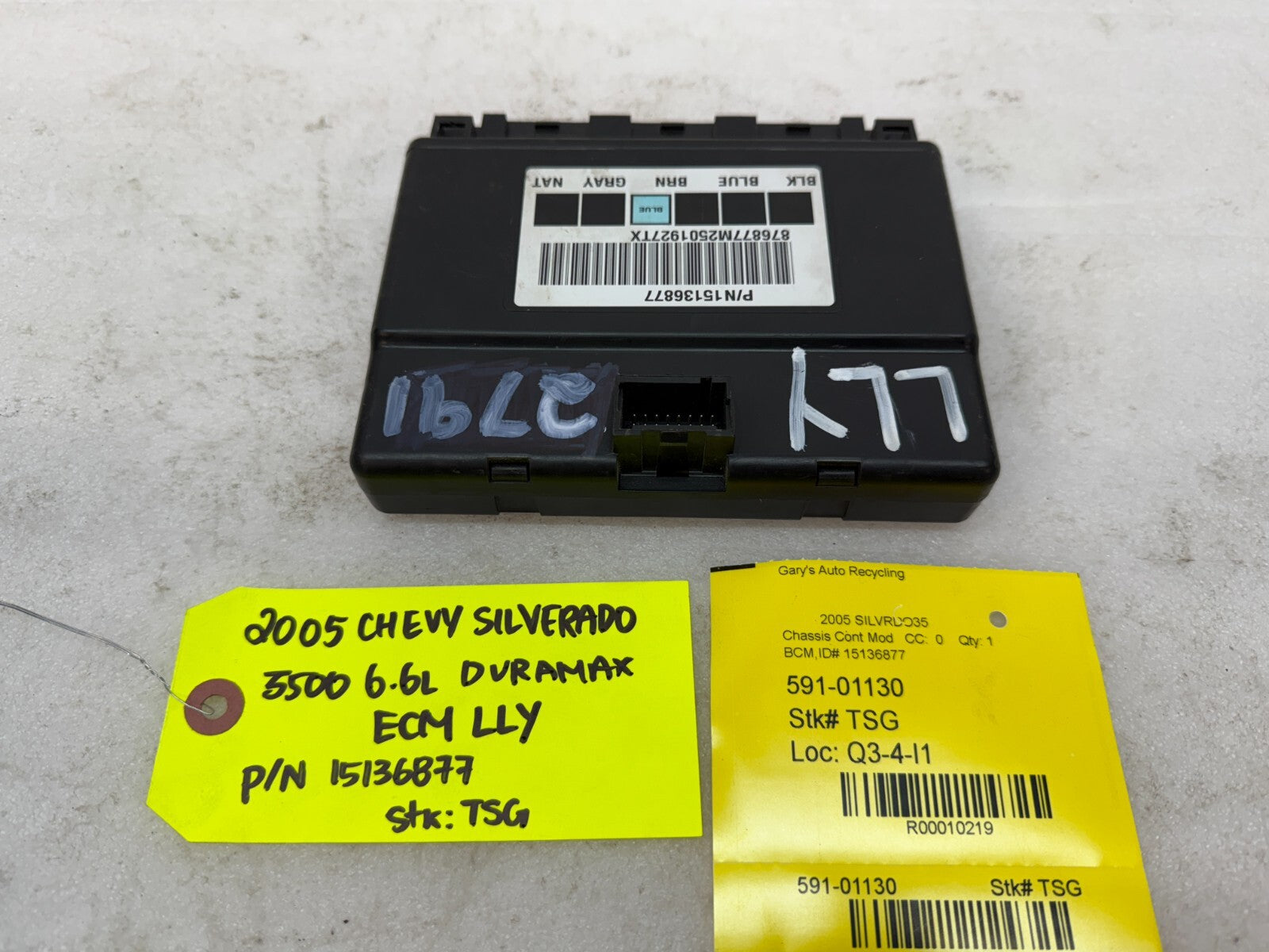 04 05 Chevrolet GMC DURAMAX LLY 6.6 BODY CONTROL MODULE BCM 15136877