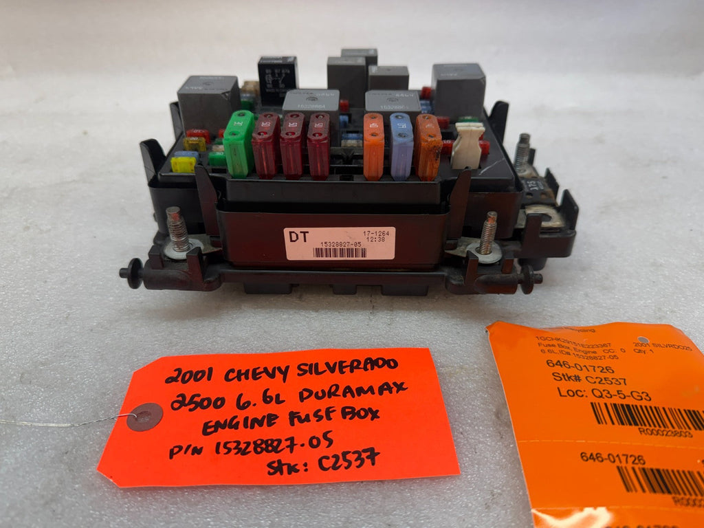 01 02 Chevrolet GMC SILVERADO SIERRA LLY UNDERHOOD FUSE RELAY BOX 15328827-05