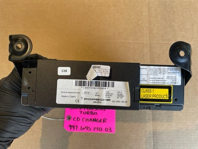 05 PORSCHE 996TT TURBO 996 997 OEM CDC-4 OEM 6 DISK CD CHANGER 99764514003 30K!!
