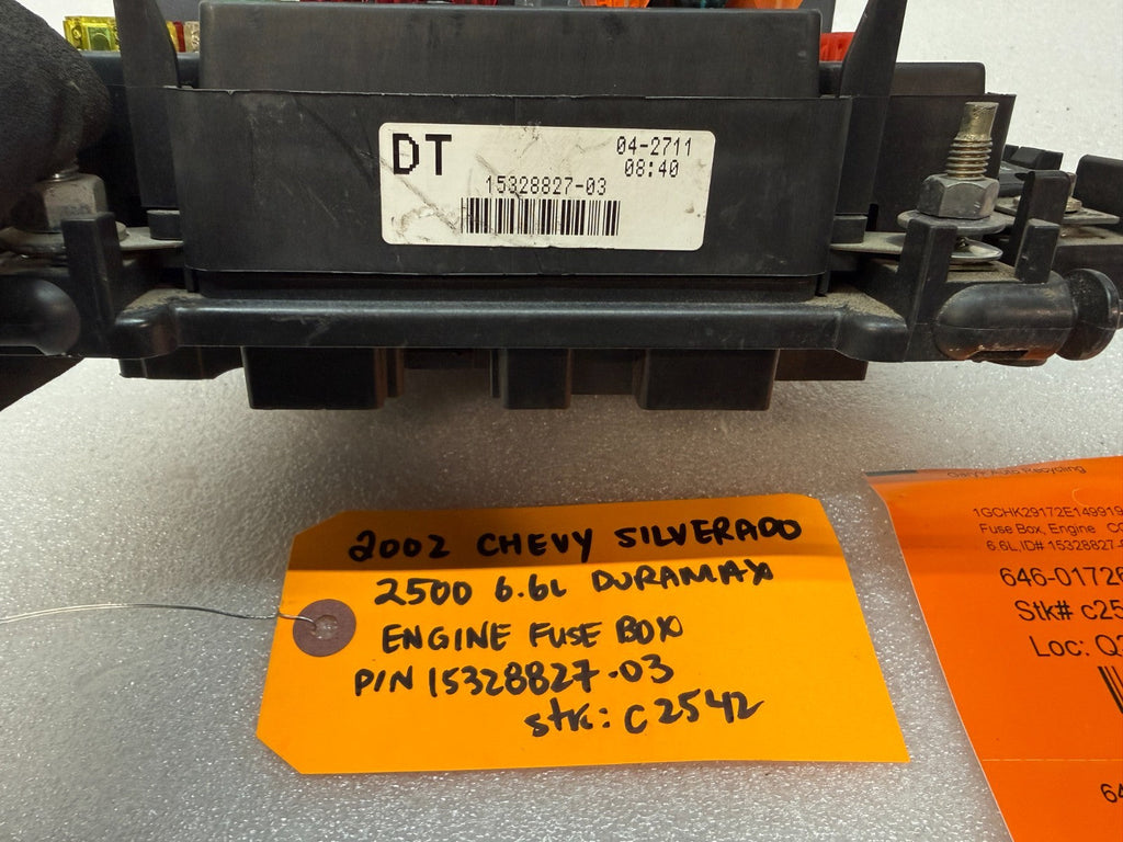 01 02 Chevrolet GMC SILVERADO SIERRA LLY UNDERHOOD FUSE RELAY BOX 15328827-03