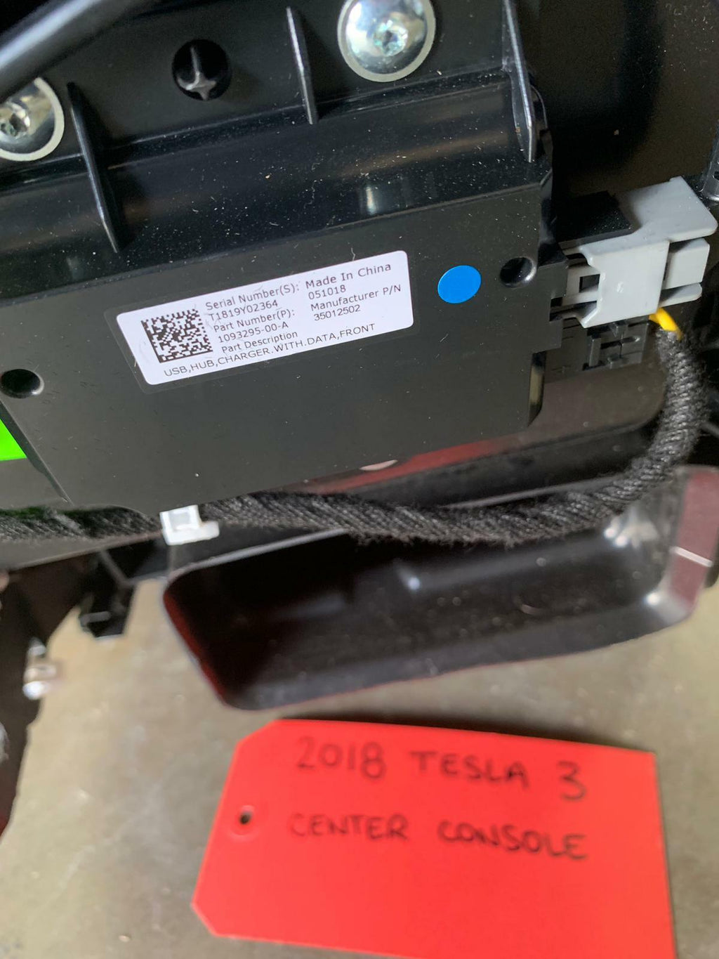 17 18 19 TESLA MODEL 3 COMPLETE CENTER CONSOLE ARMREST PREMIUM