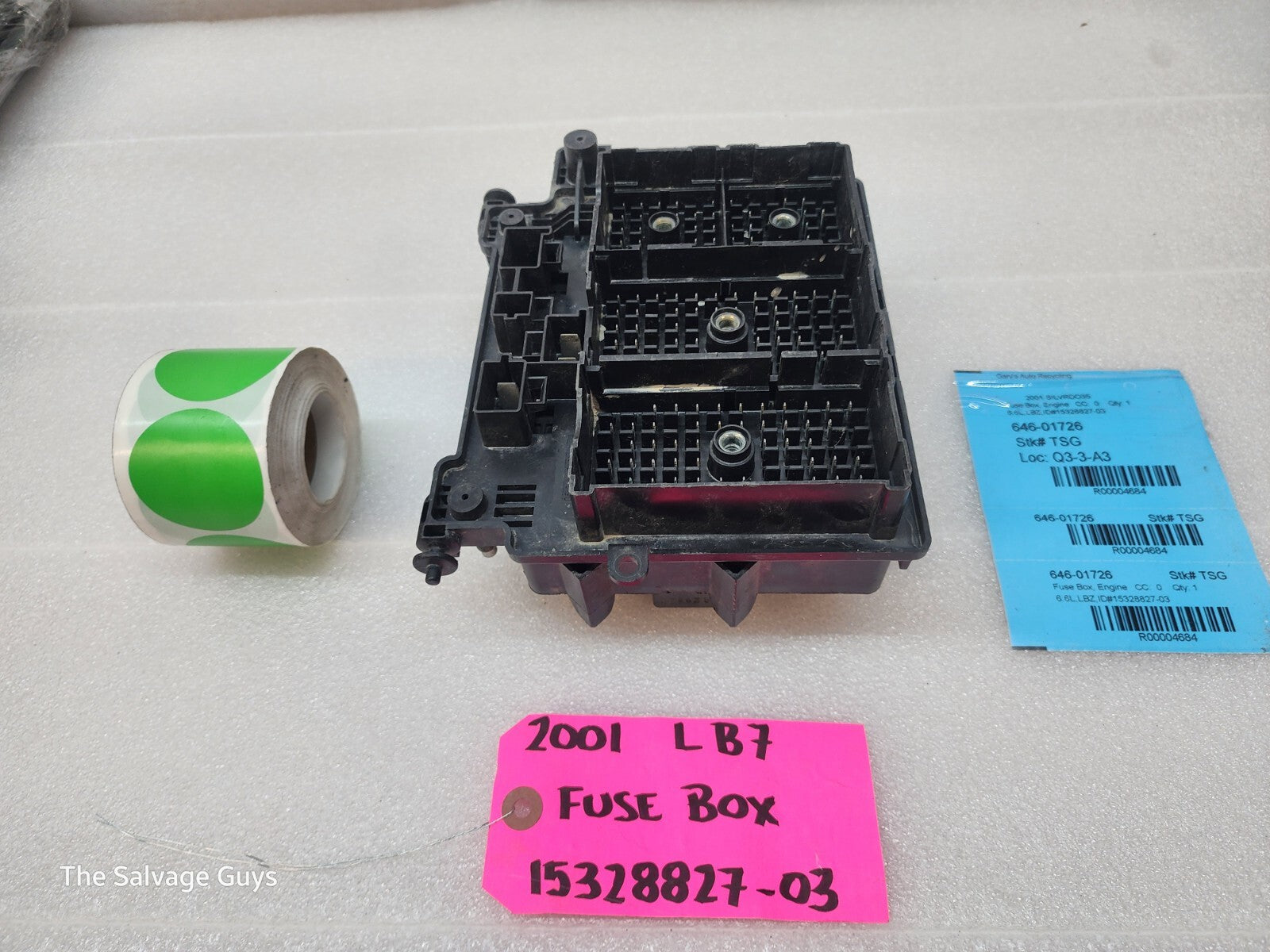 01 02 Chevrolet GMC SILVERADO SIERRA LLY UNDERHOOD FUSE RELAY BOX 15328827-03