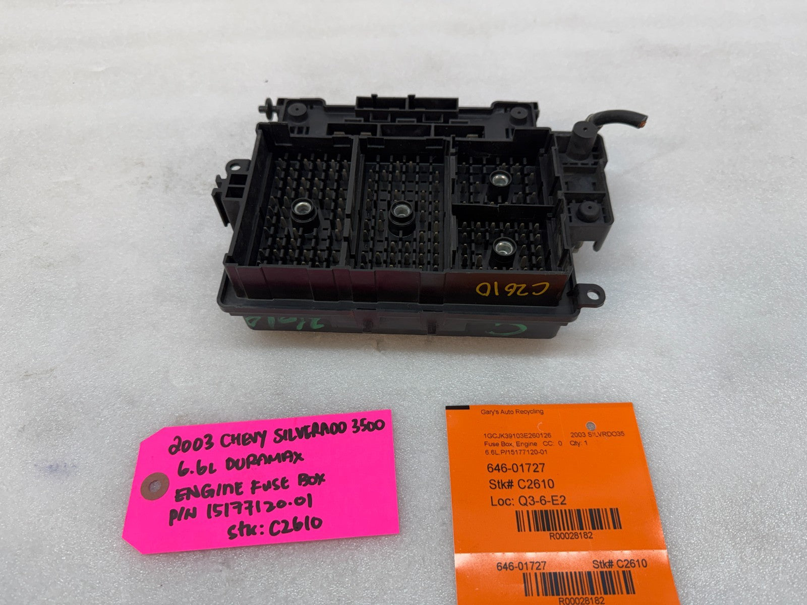 01-05 Chevrolet GMC 2500hd SIERRA 6.6 LB7 UNDERHOOD FUSE RELAY BOX 15177120-01