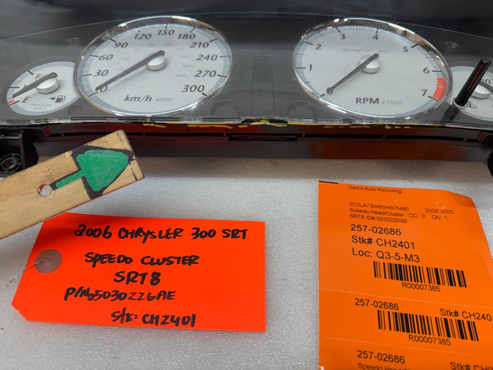05 06 07 08 CHRYSLER 300 SRT-8 SRT 6.1 OEM METRIC GAUGE CLUSTER P05030226AE