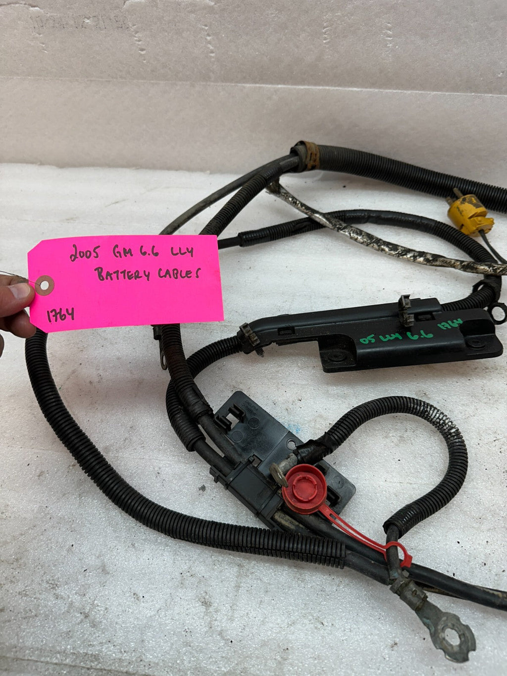 04 05 GMC CHEVROLET SILVERADO 2500HD 3500HD 6.6 LLY OEM BATTERY CABLES