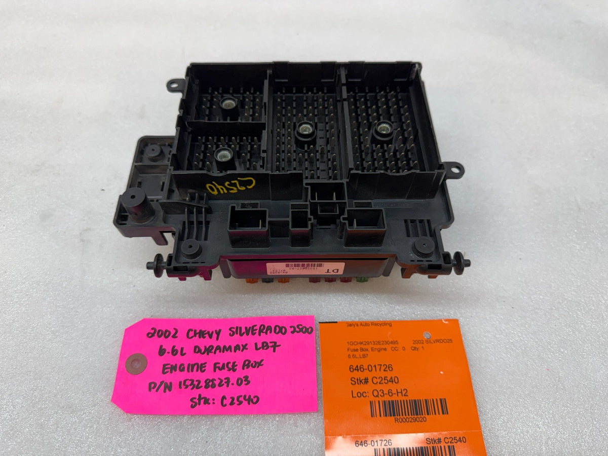 01 02 Chevrolet GMC SILVERADO SIERRA LB7 UNDERHOOD FUSE RELAY BOX 15328827-03