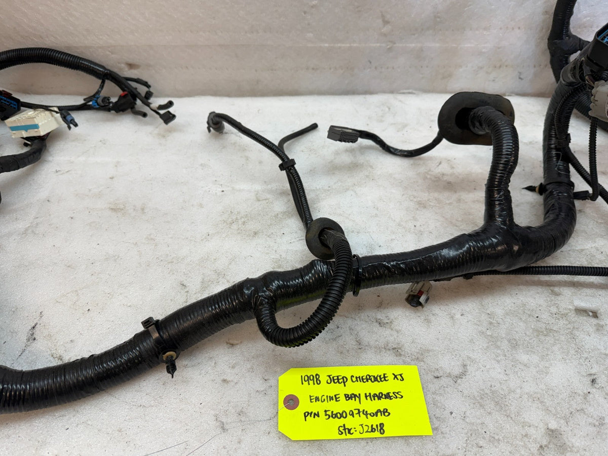 98 JEEP CHEROKEE XJ 4.0 AUTOMATIC ENGINE BAY FUSE BOX WIRING HARNESS LOOM 97-01