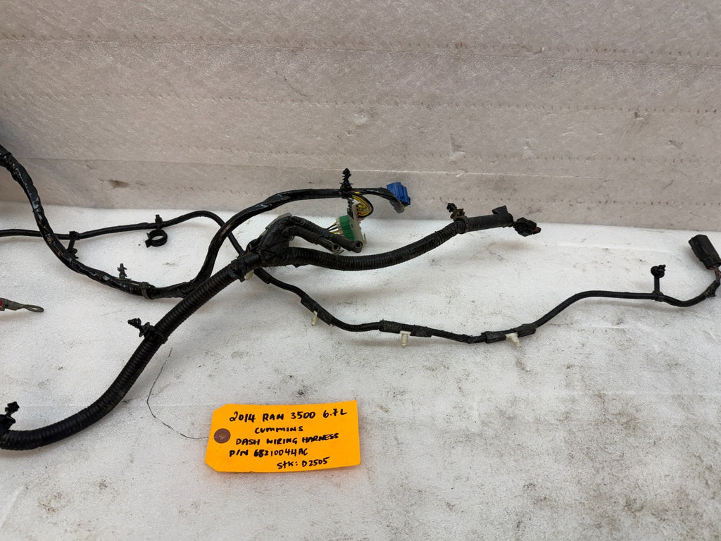 14 DODGE RAM 2500 3500 6.7 INSTRUMENT DASH GAUGE CLUSTER WIRING HARNESS 68210044