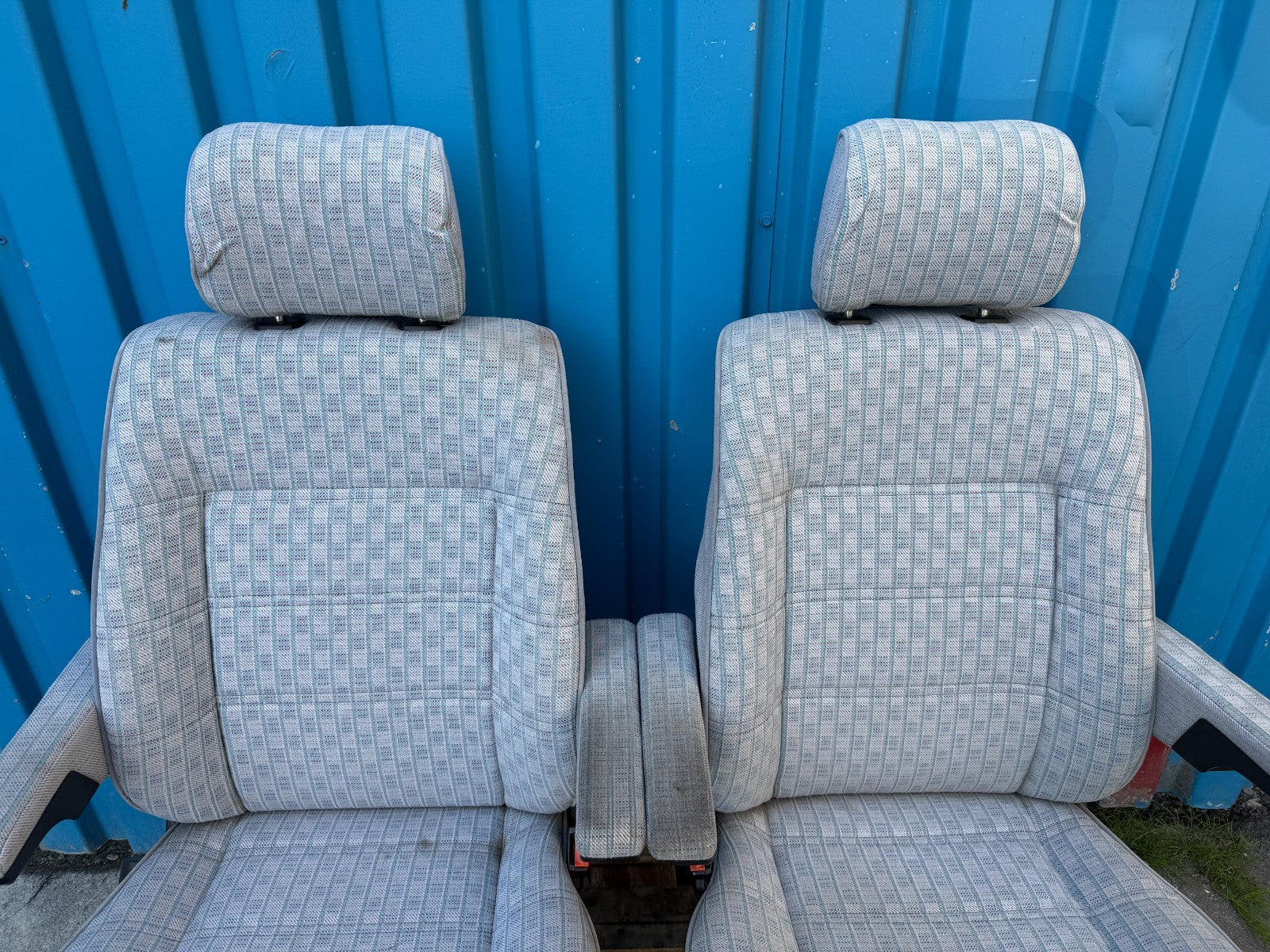 93 VW EUROVAN T4 OEM GREY CLOTH FRONT SEATS ON SWIVEL BASES SWIVEL SEAT