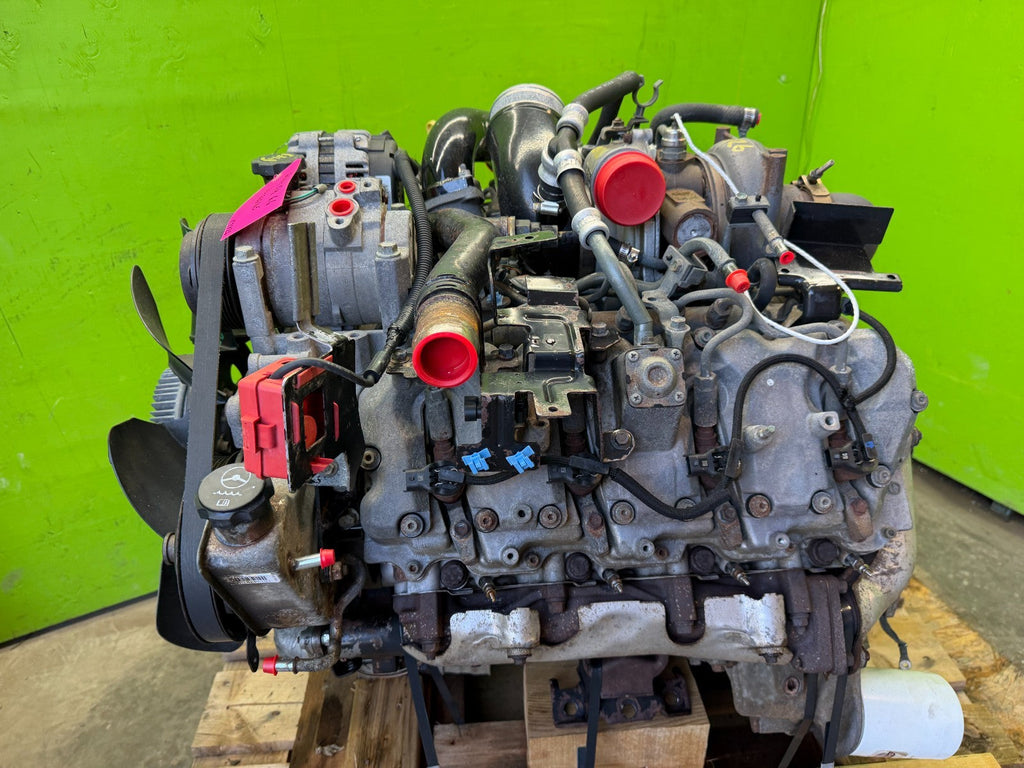 04 05 CHEVROLET GMC 2500 3500 6.6 LLY DURAMAX DIESEL ENGINE MOTOR NO CORE!!