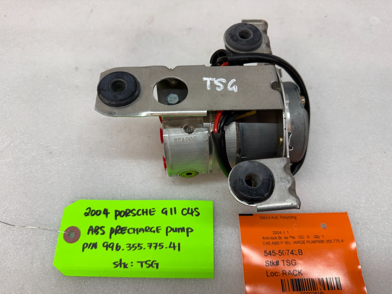04 PORSCHE 911 996 C4S TURBO OEM ABS PRE CHARGE PUMP 99635577541 01-05