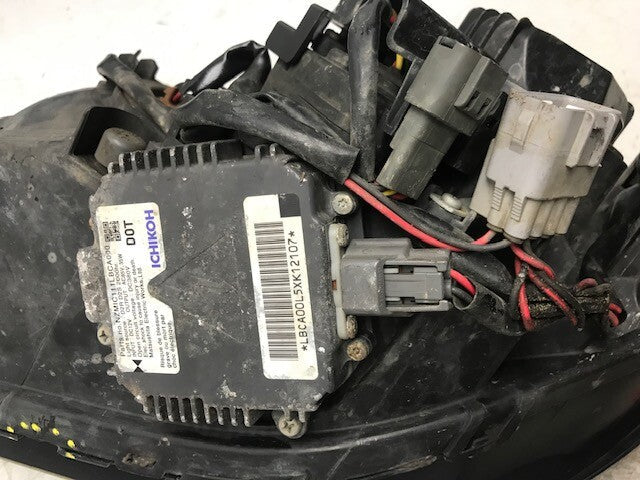 06 07 Subaru Impreza STI OEM RIGHT XENON HID HEADLIGHT HEAD LAMP COMPLETE FOGGY