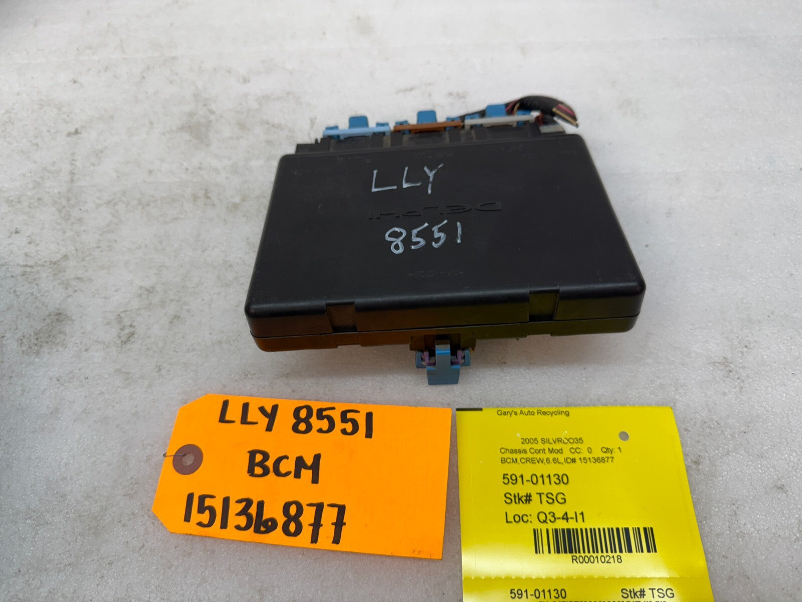04 05 Chevrolet GMC DURAMAX LLY 6.6 BODY CONTROL MODULE BCM 15136877