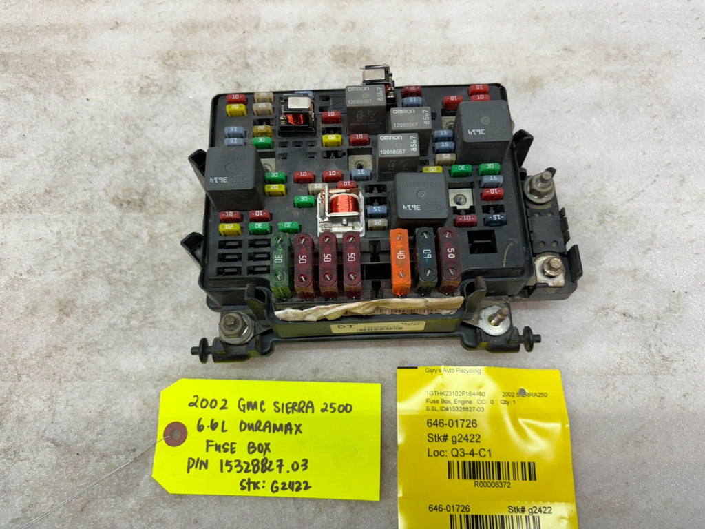 01 02 Chevrolet GMC SILVERADO SIERRA LLY UNDERHOOD FUSE RELAY BOX 15328827-03
