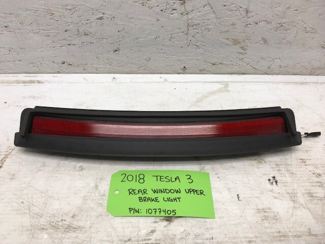 17 18 19 TESLA MODEL 3 OEM REAR THIRD BRAKE LIGHT 1077405