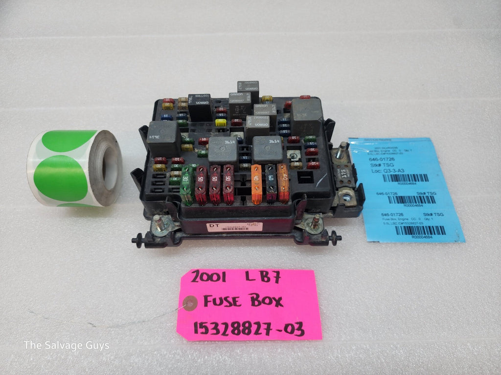 01 02 Chevrolet GMC SILVERADO SIERRA LLY UNDERHOOD FUSE RELAY BOX 15328827-03
