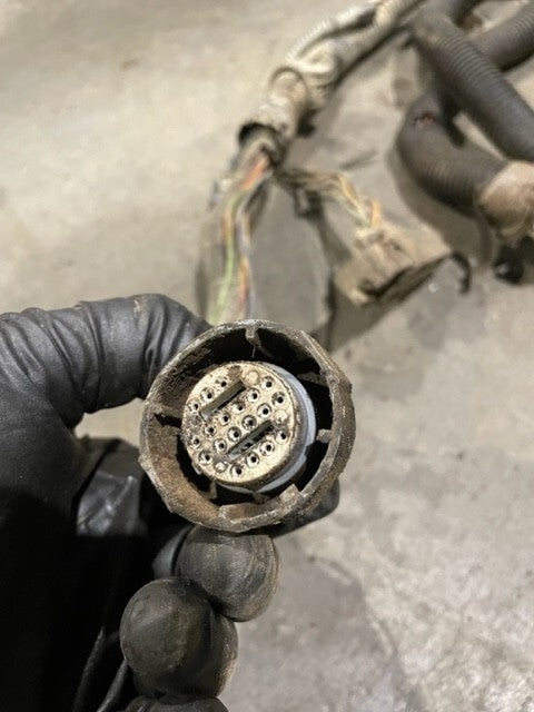 04 Chevrolet GMC 2500HD 3500HD DURAMAX 6.6 LLY DIESEL ENGINE WIRING LOOM HARNESS