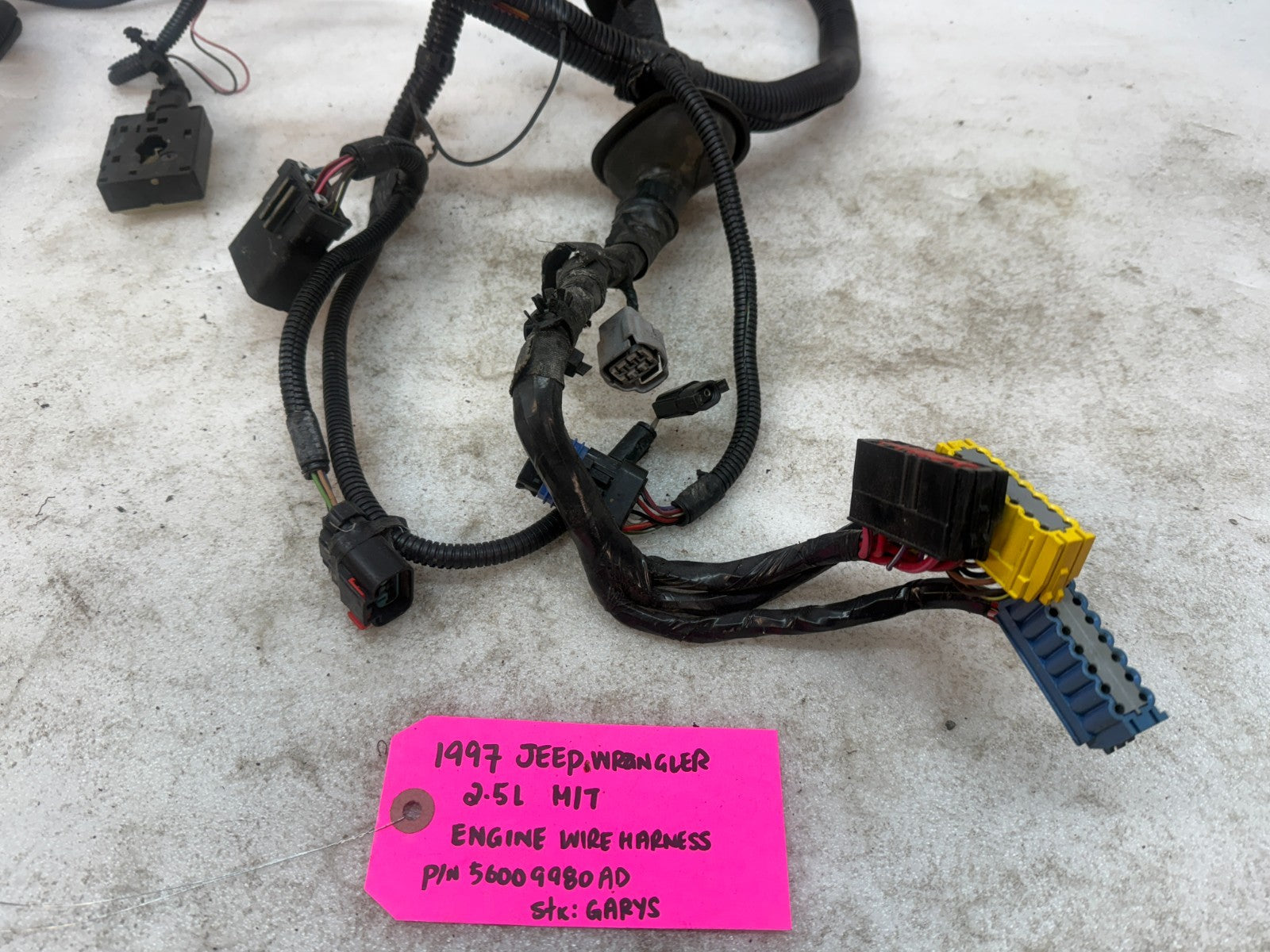1997 JEEP WRANGLER TJ 2.5 ENGINE MANUAL TRANS FUSE BOX HARNESS LOOM 56009980AD