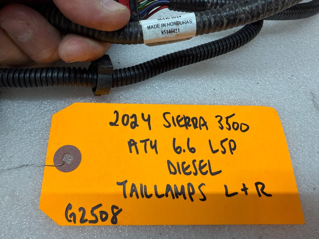 24 25 Chevrolet GMC SIERRA TAILLIGHT TAIL LAMP WIRING HARNESS 85146421
