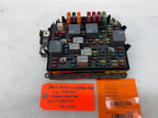 01 02 Chevrolet GMC SILVERADO SIERRA LB7 UNDERHOOD FUSE RELAY BOX 15328827-03