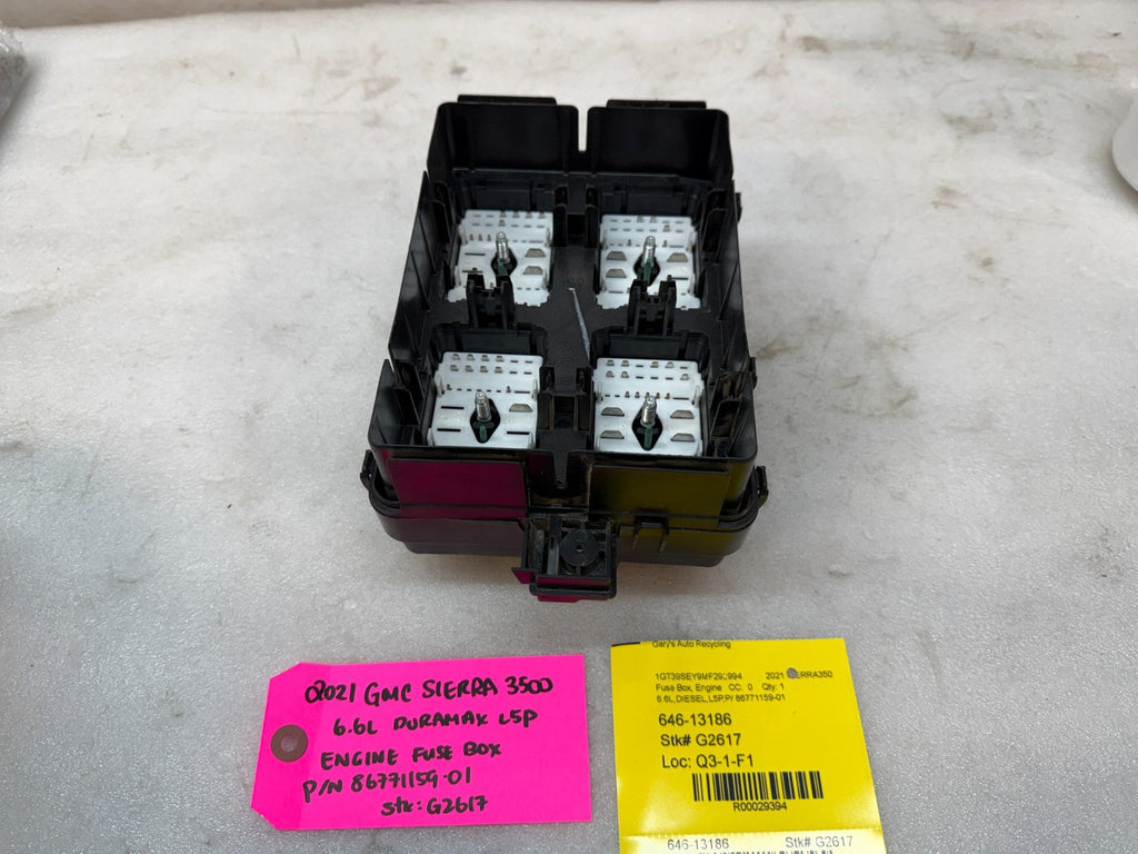 21 CHEVROLET GMC SIERRA SILVERADO 3500 2500 ENGINE FUSE RELAY BOX 86771159 19-21