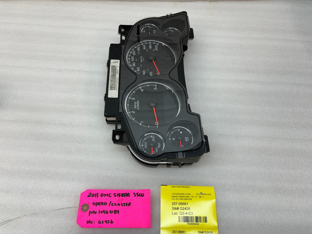 11-14 Chevrolet GMC 2500HD 3500HD SPEEDOMETER DASH GAUGE CLUSTER METRIC 20964189