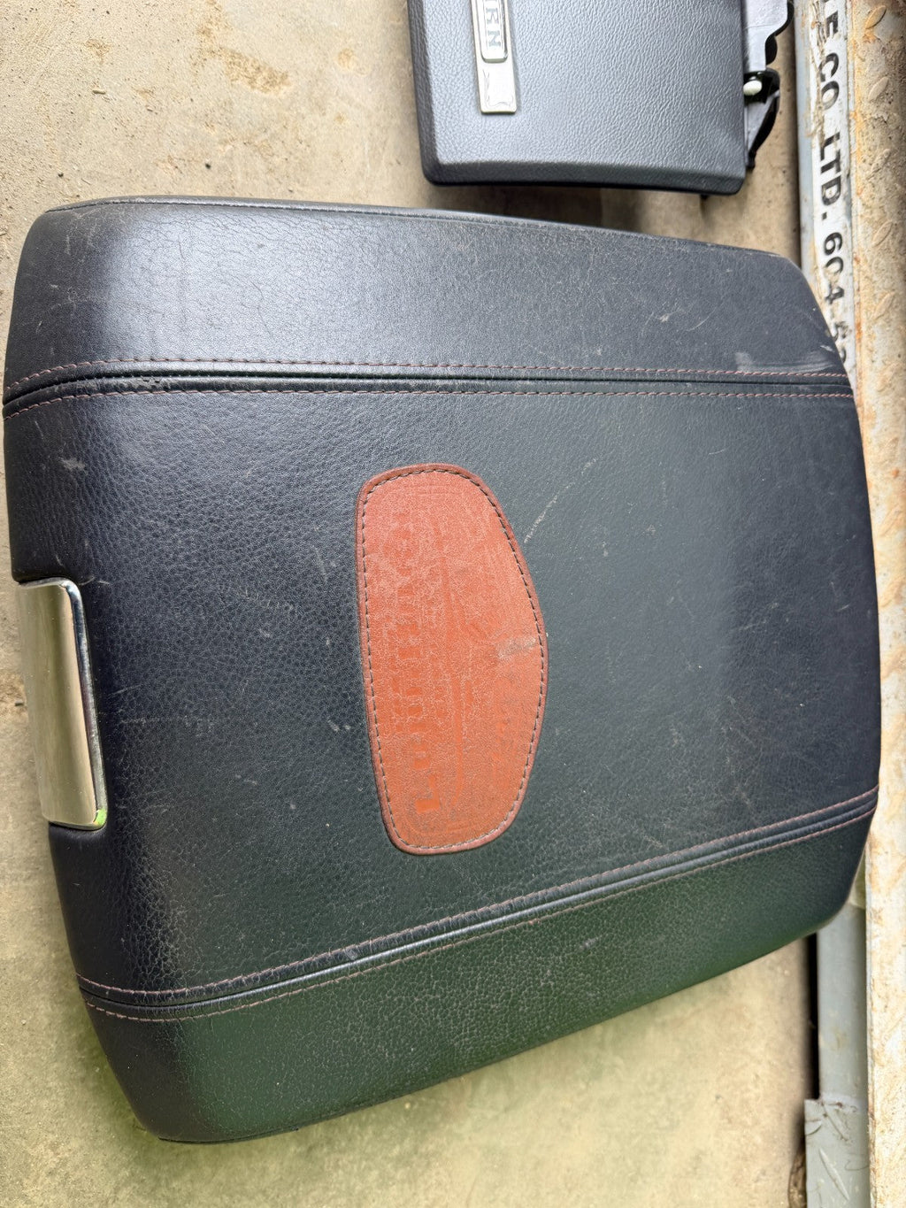 10 11 12 DODGE RAM 2500 3500 LONGHORN FRONT REAR SEATS CONSOLE LID