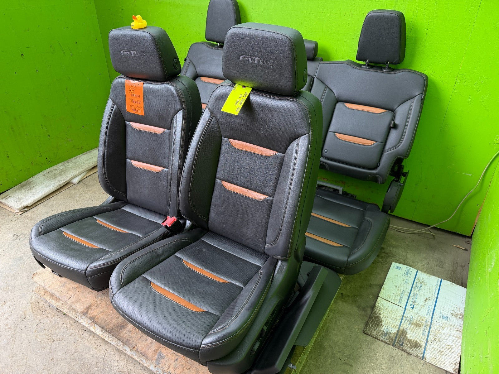 2024 GMC AT4 2500hd 3500hd FRONT REAR LEATHER SEATS HEATED COOLED