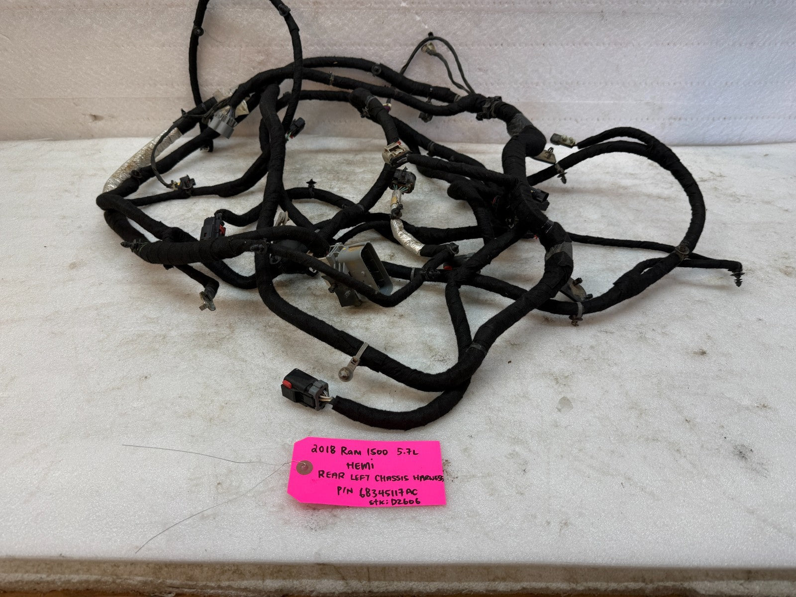 18 19 DODGE RAM SPORT 1500 5.7 LEFT SIDE CHASSIS FRAME HARNESS LOOM 68345117AC