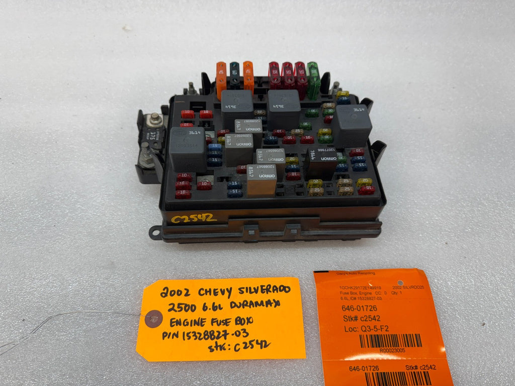 01 02 Chevrolet GMC SILVERADO SIERRA LLY UNDERHOOD FUSE RELAY BOX 15328827-03