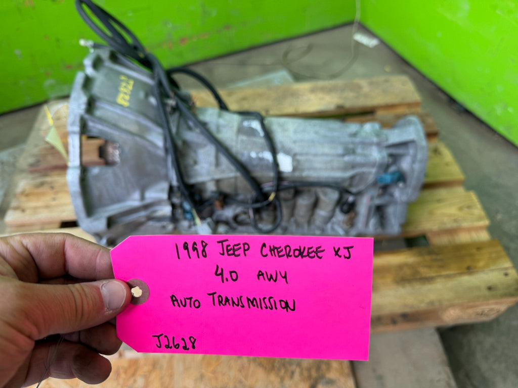 98 JEEP CHEROKEE XJ 4.0 AUTOMATIC TRANSMISSION 43LE 52104210AC 4x4 97-01