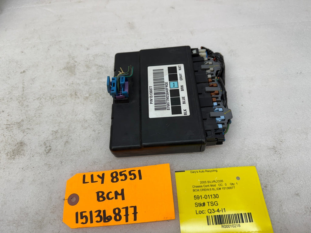 04 05 Chevrolet GMC DURAMAX LLY 6.6 BODY CONTROL MODULE BCM 15136877