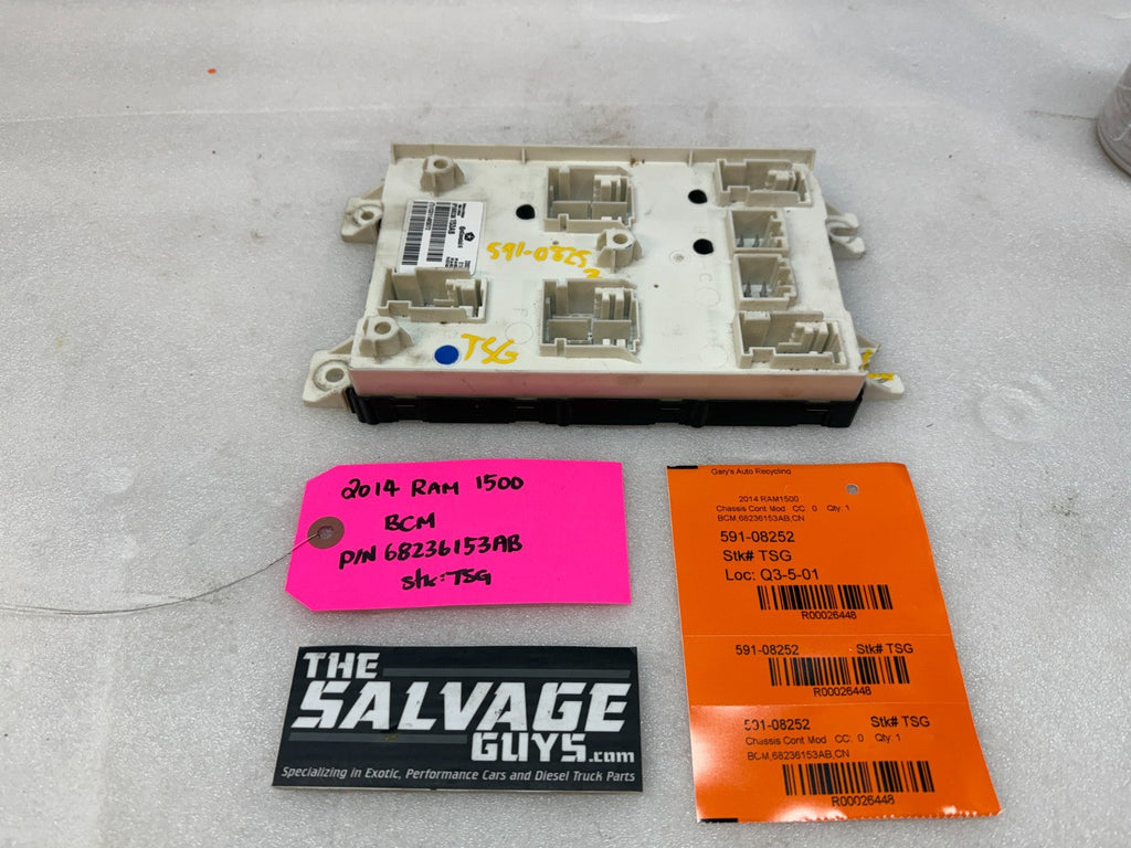 14 DODGE RAM 1500 BCM BODY CONTROL MODULE 68236153AB