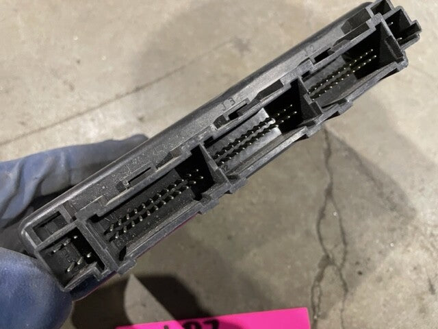 01-05 Chevrolet GMC 2500HD 3500HD 6.6 DURAMAX BODY CONTROL MODULE BCM 15116066