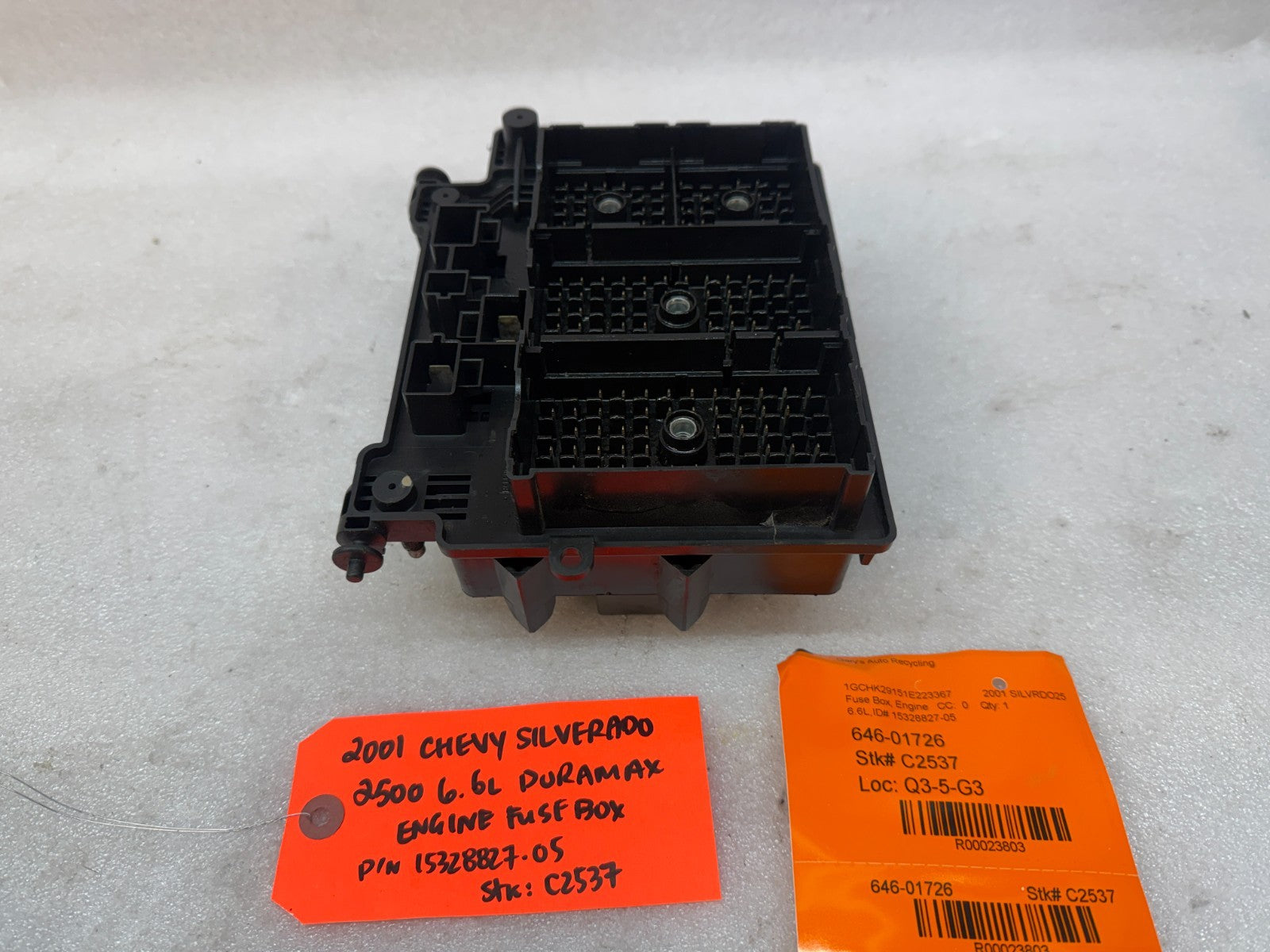 01 02 Chevrolet GMC SILVERADO SIERRA LLY UNDERHOOD FUSE RELAY BOX 15328827-05