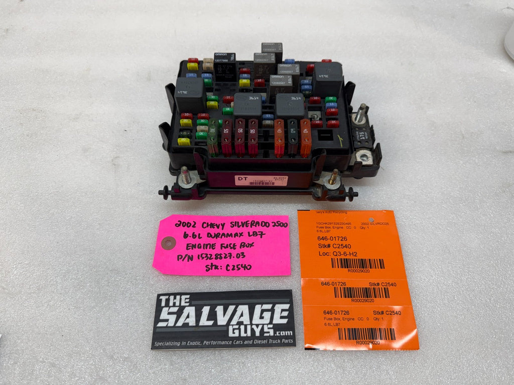 01 02 Chevrolet GMC SILVERADO SIERRA LB7 UNDERHOOD FUSE RELAY BOX 15328827-03