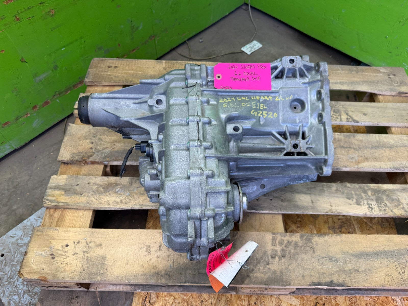 24 25 Chevrolet GMC 3500hd SIERRA 6.6 DIESEL NQH TRANSFER CASE 85611345 2K!!