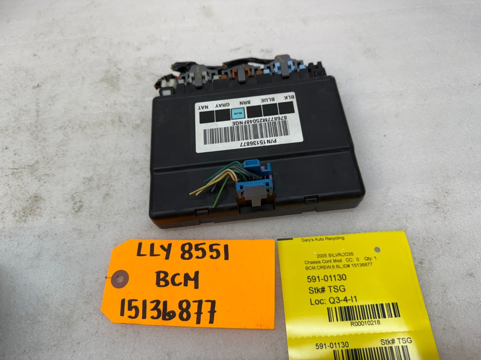 04 05 Chevrolet GMC DURAMAX LLY 6.6 BODY CONTROL MODULE BCM 15136877