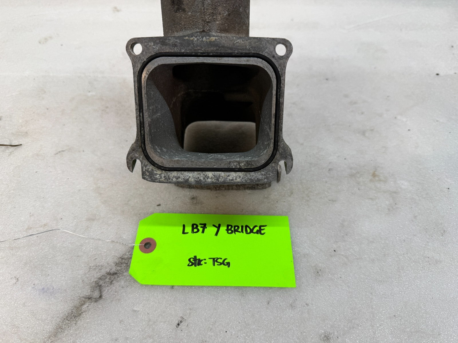 02 03 04 GMC CHEVROLET LB7 6.6 DURAMAX Y-BRIDGE INTAKE MANIFOLD