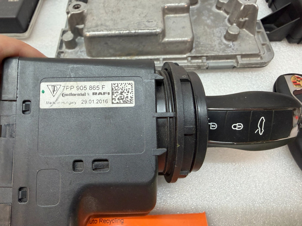 17 18 19 PORSCHE 991 TURBO S OEM ECU ECM DME BCM IMMOBILIZER KEY SET KEYS 991.2