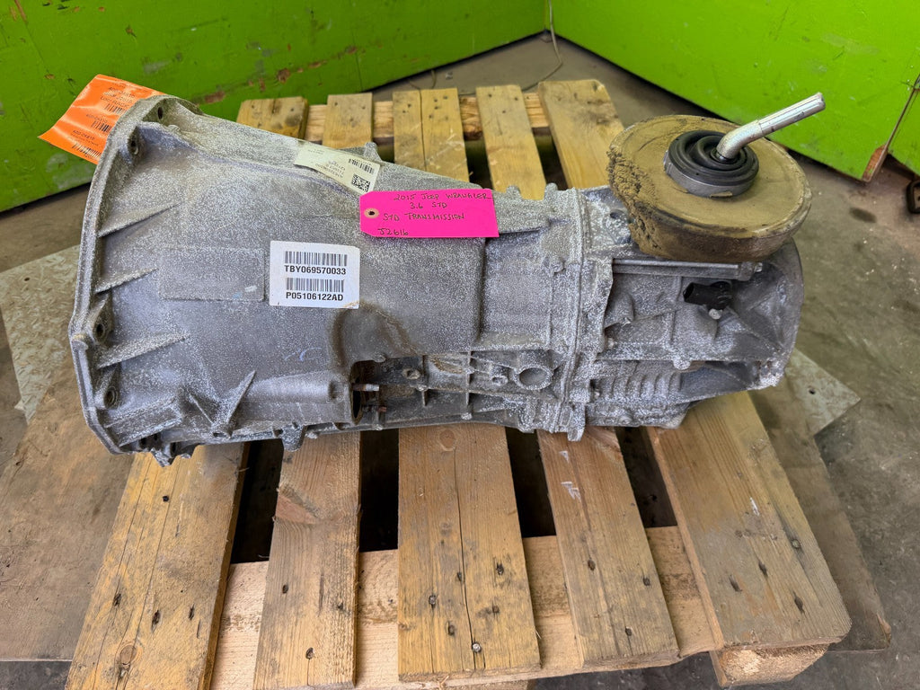 12-18 JEEP WRANGLER JK RUBICON 6 SPEED MANUAL TRANSMISSION P05106122AD