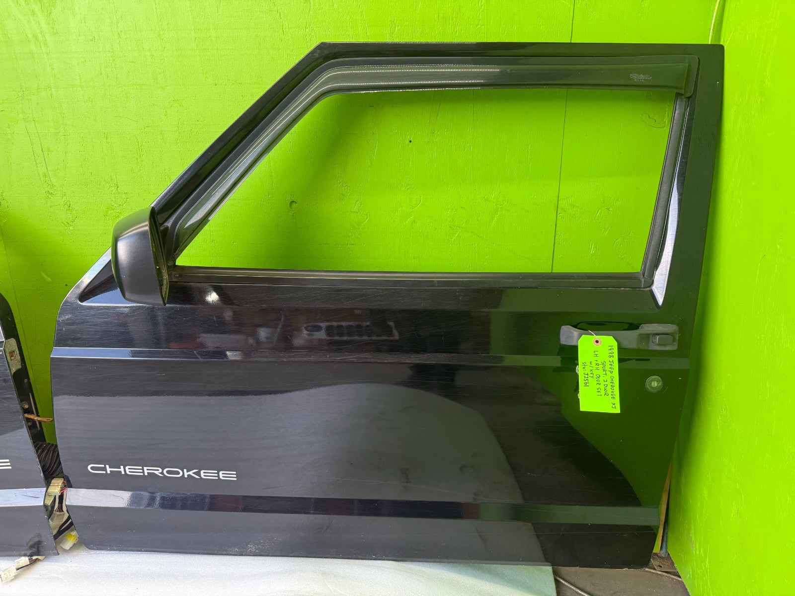 97-01 JEEP CHEROKEE XJ  OEM BLACK LEFT RIGHT FRONT DOORS DOOR MIRROR PANELS