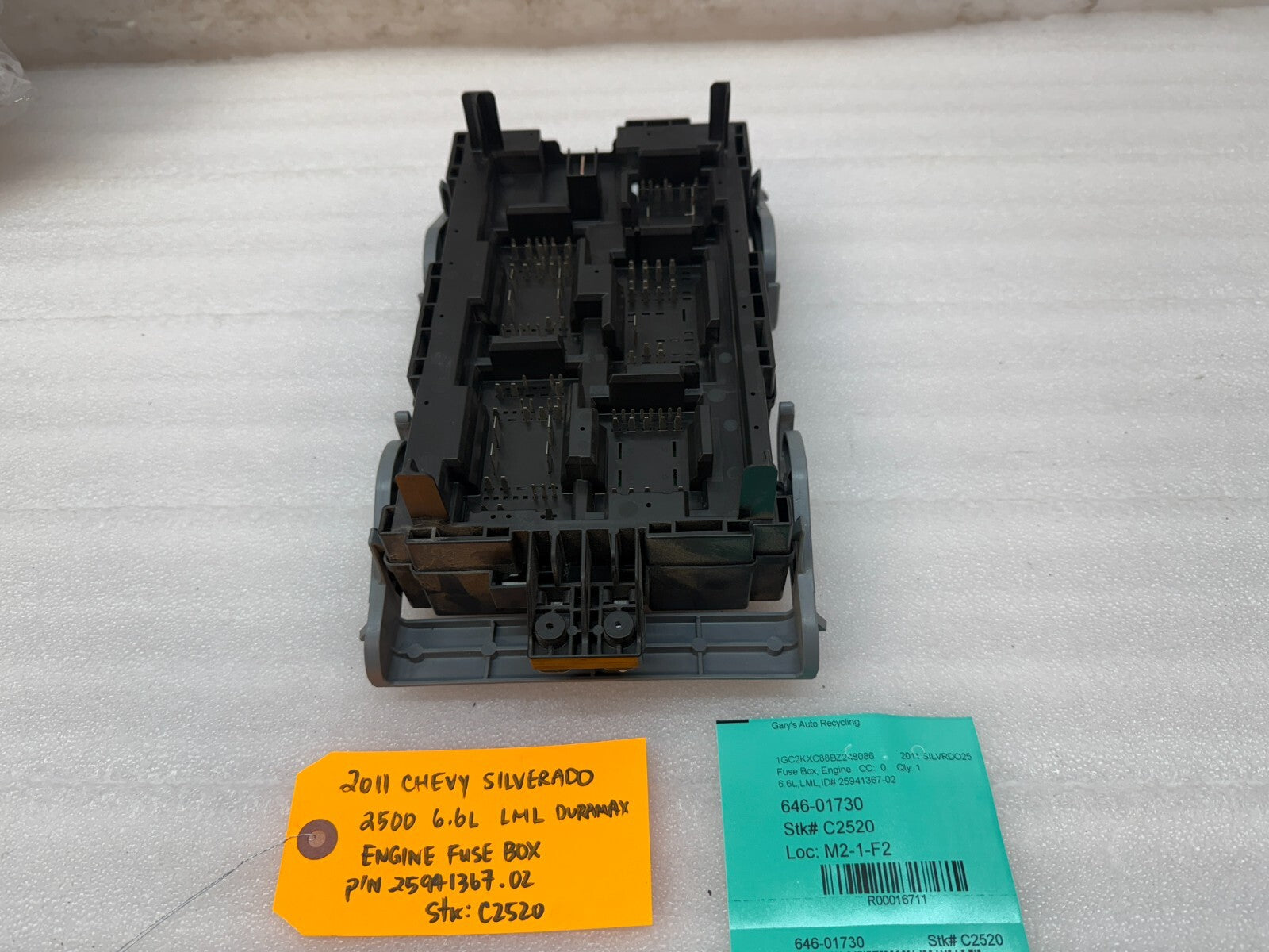 11-14 GMC CHEVROLET SILVERADO 2500HD 3500HD 6.6 LML FUSE RELAY BOX 25941367
