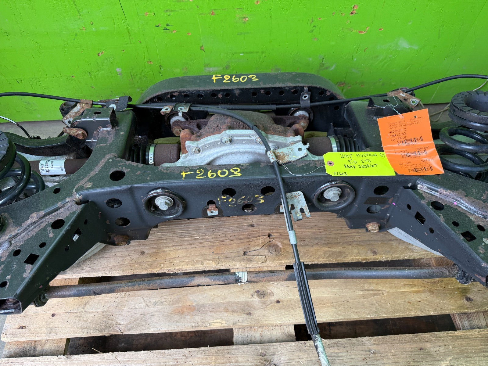 15-22 FORD MUSTANG GT 5.0 REAR SUSPENSION AXLE DIFFERENTIAL 3.55 GEARS