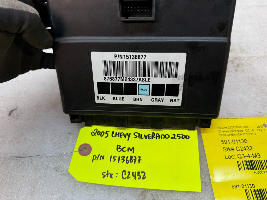 04 05 Chevrolet GMC DURAMAX LLY 6.6 BODY CONTROL MODULE BCM 15136877