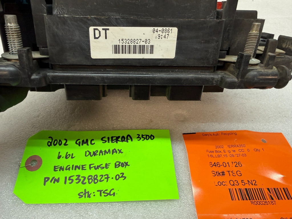 01 02 Chevrolet GMC SILVERADO SIERRA LB7 UNDERHOOD FUSE RELAY BOX 15328827-03
