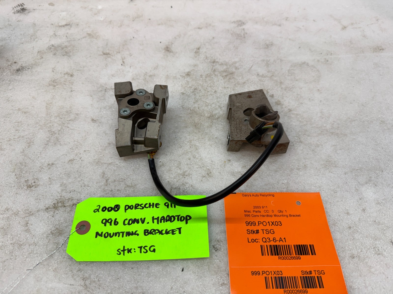 99-04 PORSCHE 996 CONVERTIBLE CABRIOLET ROOF REAR LATCH BRACKETS MOUNT HARD TOP