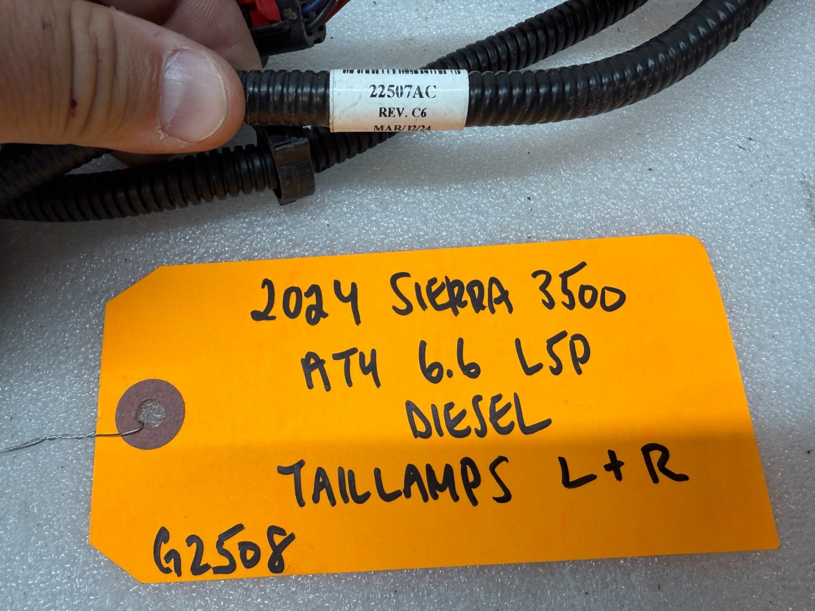 24 25 Chevrolet GMC SIERRA TAILLIGHT TAIL LAMP WIRING HARNESS 85146421