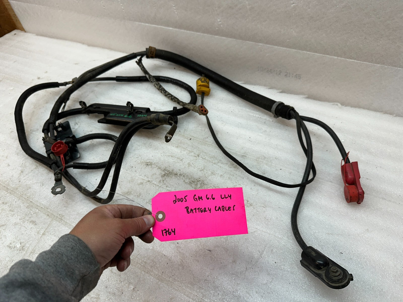 04 05 GMC CHEVROLET SILVERADO 2500HD 3500HD 6.6 LLY OEM BATTERY CABLES
