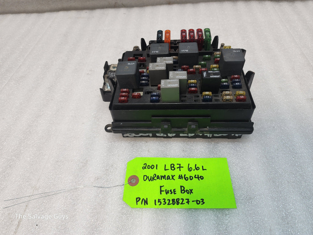 01-05 Chevrolet GMC SILVERADO SIERRA 6.6 LB7 UNDERHOOD FUSEBOX RELAY 15328827-03